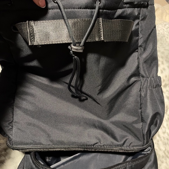 Beyond Yoga Men\'s Backpack in Black‎